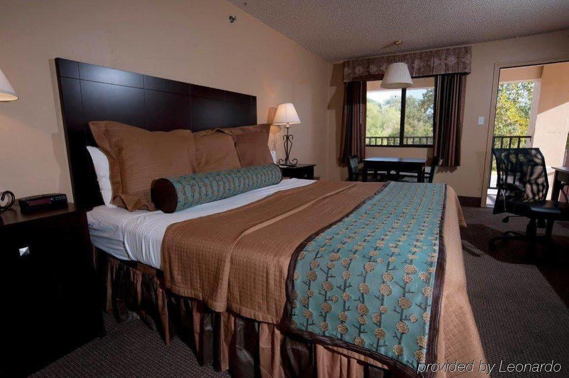 And Hotel